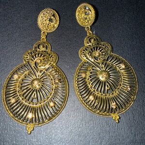 Elegant Gold Filigree Drop Earrings